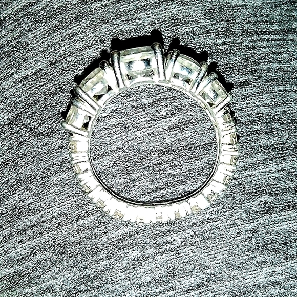 Round Prong Set Cubic Zirconia Solitaire Eternity Band, size 8, white gold - Picture 4 of 4